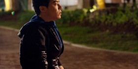 king-jo-jung-suk-kneel2