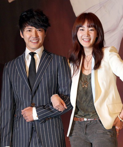 Yoon Sang Hyun and Choi Ji Woo