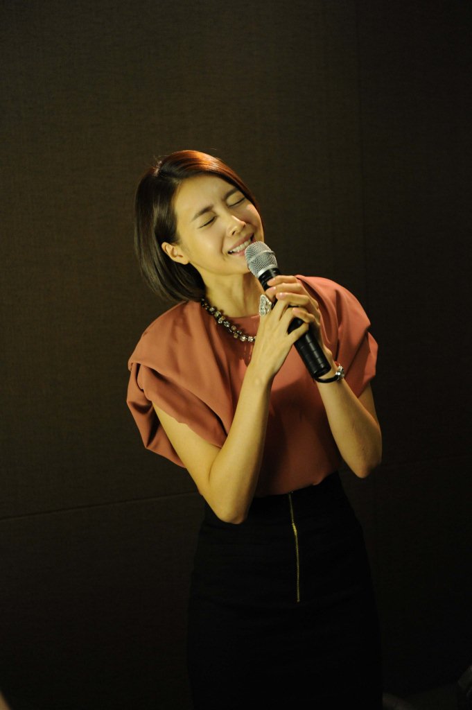 Wang Ji Hye Karaoke Singing