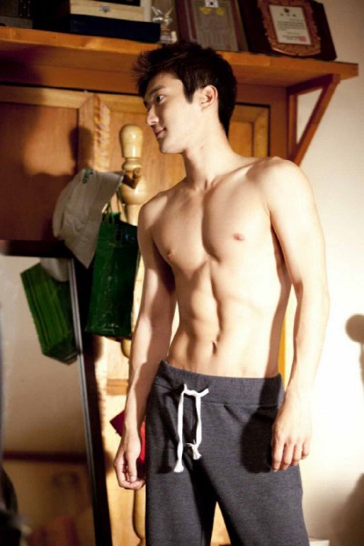 Choi Si Won Nude Half Body in Poseidon