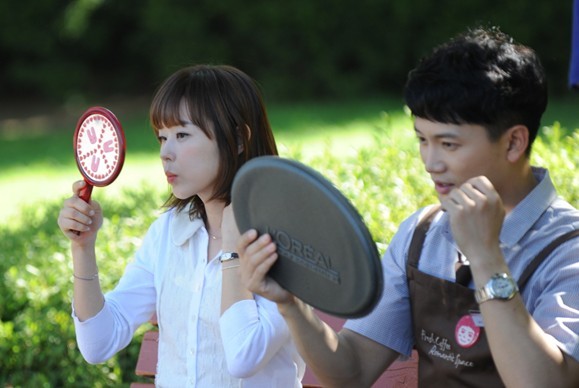 Ji Sung and Choi Kang Hee Forehead Kiss