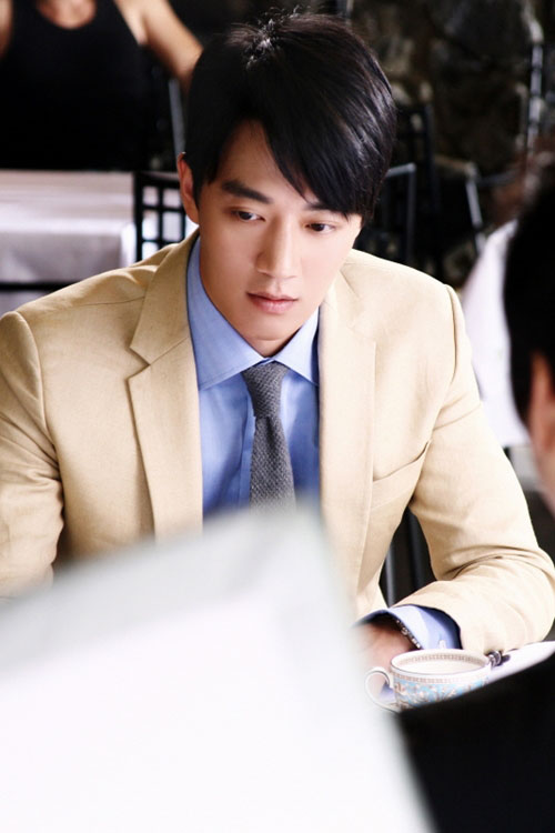 Kim Rae Won Plays Park Ji Hyung