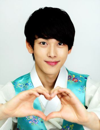 sunnmoon-zea-lim-siwan-interview1.jpg