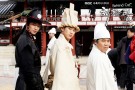 Funny Dance of King Hwon and His Officials