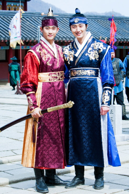 Jung Il Woo & Kim Soo Hyun