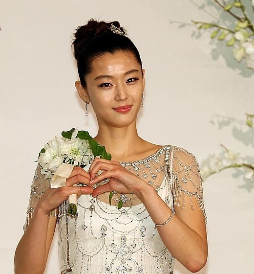 Jun Ji Hyun Gets Married