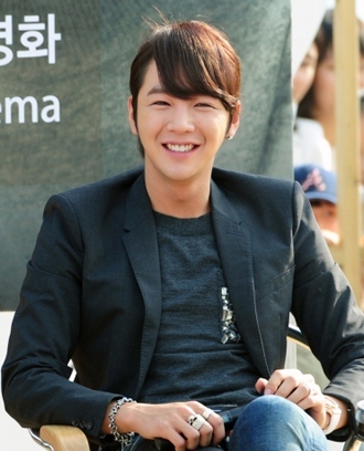 Jang Geun Suk: 20+ is Period of Challenge and Enlightening So Don’t Stress Success