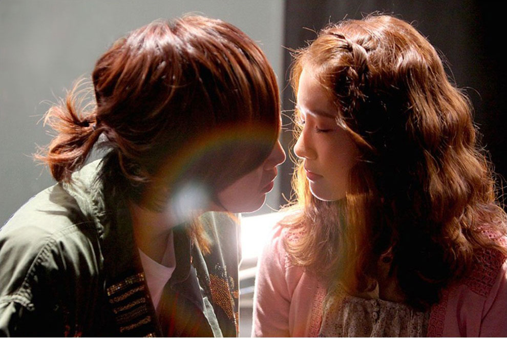 SNSD’s Yoona & Jang Geun Suk on First Date & Lock Lips
