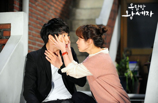 Behind the Scene Stills of JYJ’s Yoochun & Han Ji Min Kiss Scene