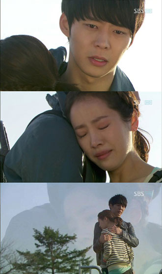 Micky Yoochun Consoles Han Ji Min Gently – Love Blossom