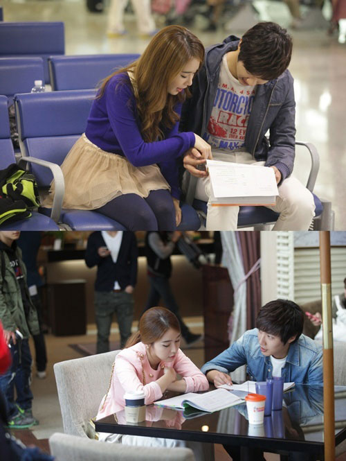 Ji Hyun Woo & Yoo In Na Read Script in Lover Atmosphere