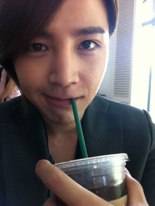 Close-Up Selca of Jang Geun Seuk Proves Handsome Man