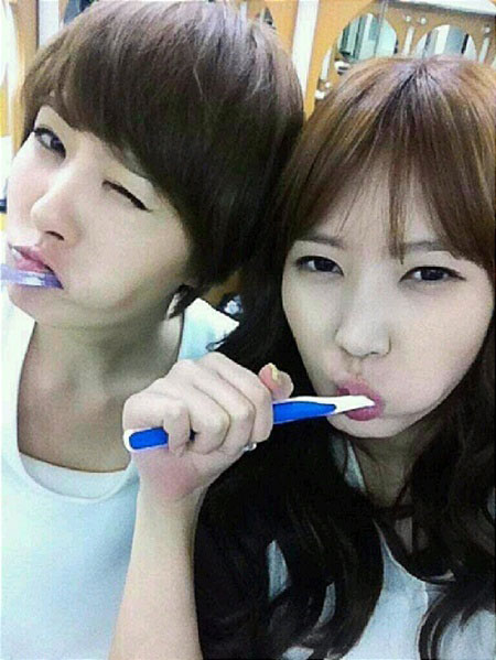 Kim SunA and Im Soo Hyang Brush Teeth Together - Drama Haven