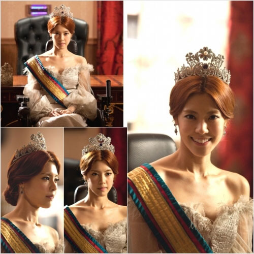 Lee Yoon Ji with Ultra Expensive Crown Shows Majesty of Queen