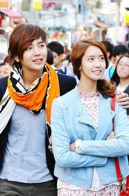 Jang Geuk & Yoona Sweet Hand in Hand Dating at Hongdae