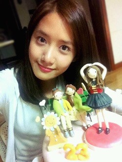 YoonA Thanks Fans with Birthday Photo