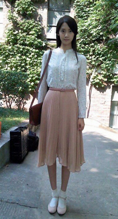YoonA Has Well-Proportioned Figure Even with Flat Shoes