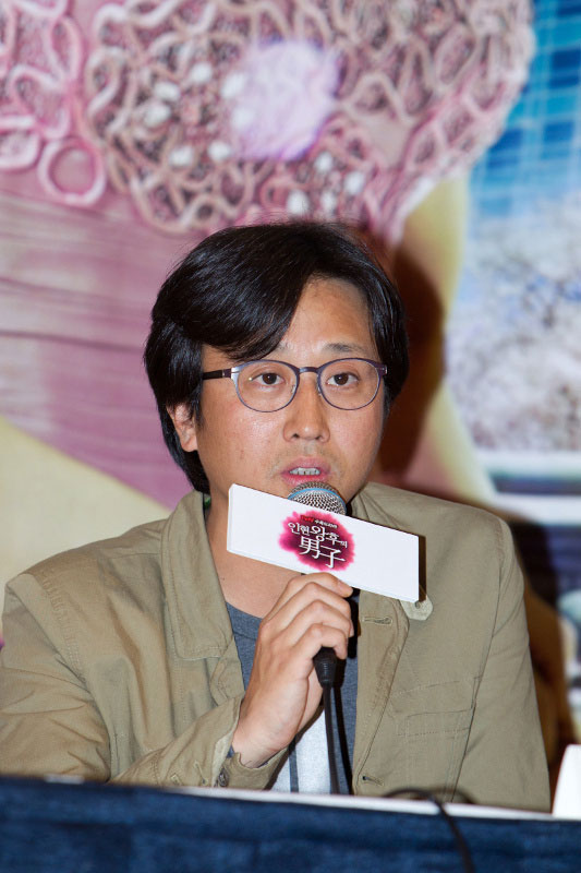 Director Kim Byung Soo: I Came Up with Tiptoe Kiss Idea On the Spot